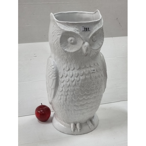 761 - A very large ceramic owl shaped umbrella stand. with a white finish. In very good condition.