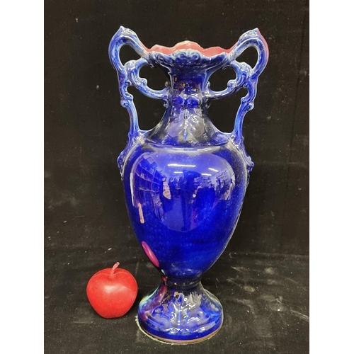 199 - A highly decorative antique Edwardian ceramic vase by A.G. Harley Jones of Royal Vienna Art Pottery,... 