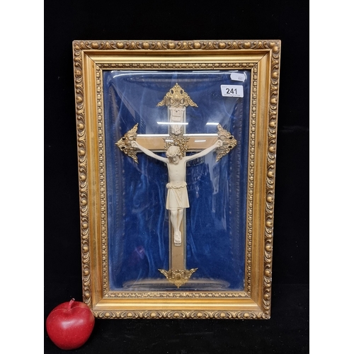 241 - A fabulous vintage crucifix in a glass bubble domed frame. A fantastic traditional example with a fi... 