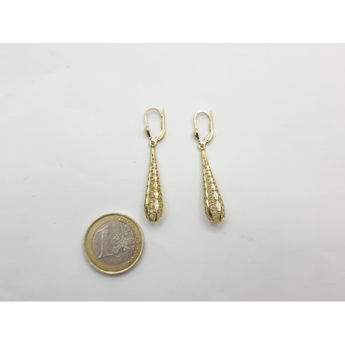 44 - An attractive pair of brand new 9K gold drop pendant earrings. Weight of gold 2g.