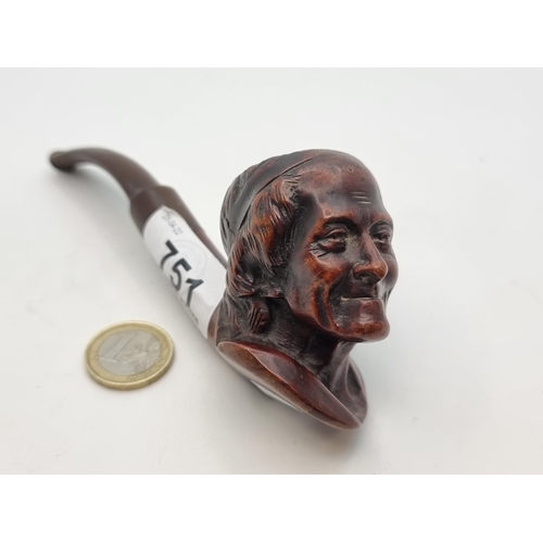 751 - An antique  fabulous carved wooden pipe of the writer and poet Dante Alighieri . Nicely carved, in g... 