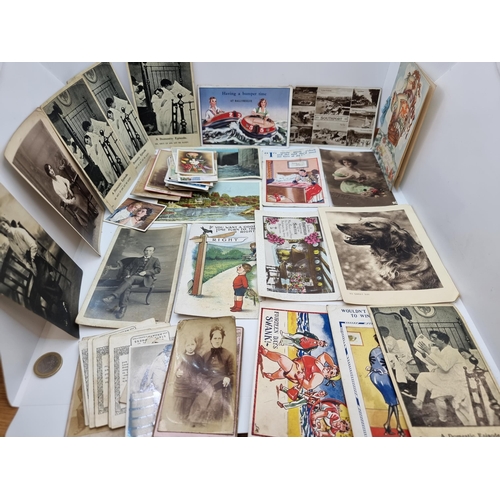 755 - A large collection of vintage assorted postcards (many with written correspondence) and a 'Sights of... 