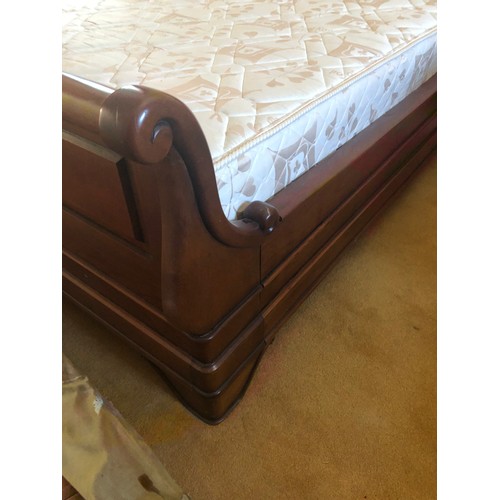 348 - Star lot a Super Red mahogany excellent quality, slay bed With head board, foot board, Slats and a K... 