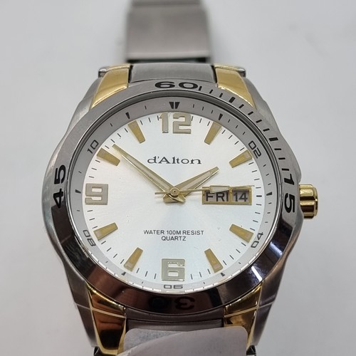 54 - A D'Alton quartz water resistant wristwatch. With luminous dial, baton hands and datejust. With asso... 