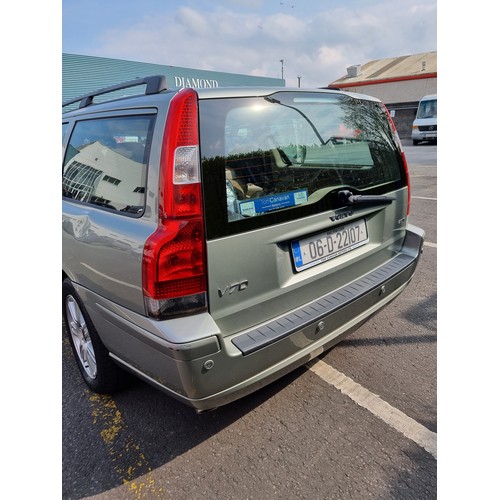 740 - Motor Car : Volvo 2006 V70 2.0T Se 5 Dr. Antique dealers special. Green Volvo estate with lots of ex... 