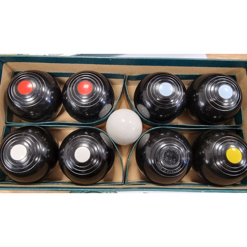 756 - A fabulous complete set of vintage indoor carpet bowls, in fabulous condition, in original box with ... 