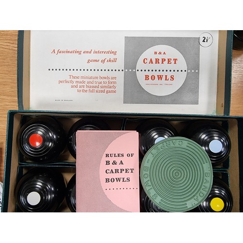 756 - A fabulous complete set of vintage indoor carpet bowls, in fabulous condition, in original box with ... 