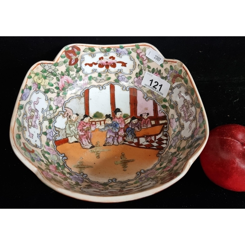 121 - A lovely vintage hand painted Chinese Famille Rose porcelain scalloped edged bowl with a court scene... 