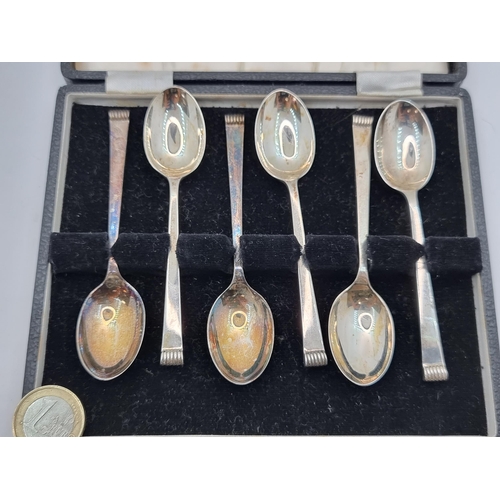 420 - A set of six sterling silver vintage tea spoons, hallmarked Sheffield, circa 1939. makers mark state... 