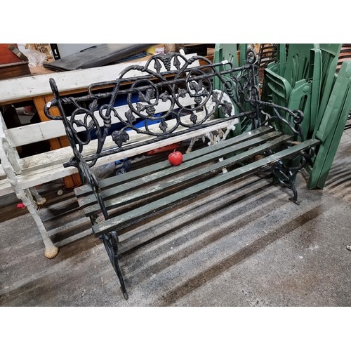 143 - A beautiful late Victorian antique cast iron two seater garden bench in the recognisable Colebrookda... 