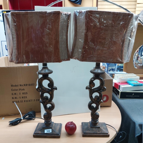 Lot 352       