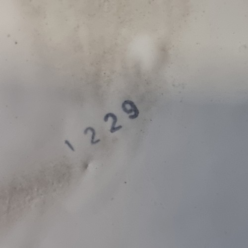 627 - A very large ceramic vase with pink roses in high relief and hand gilt branches. Mm: 53 cm