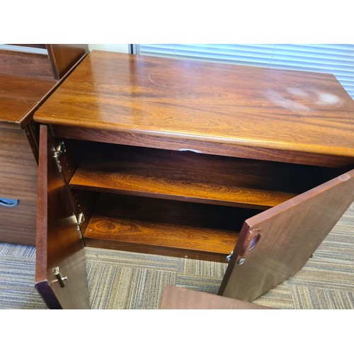 120 - Nice straight large manager desk with curved front with 2 matching cabinets inc one with an open boo... 