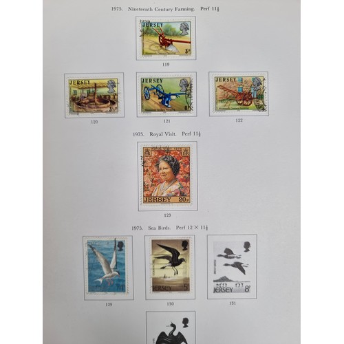 272 - The New Age pictorial stamp album by ''Stanley Gibbons Limited''. With mint and high value sets.