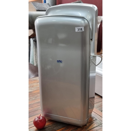 318 - An ATC blade hand dryer model: GS-2006H. These are in like new condition and retail for €475 with th... 