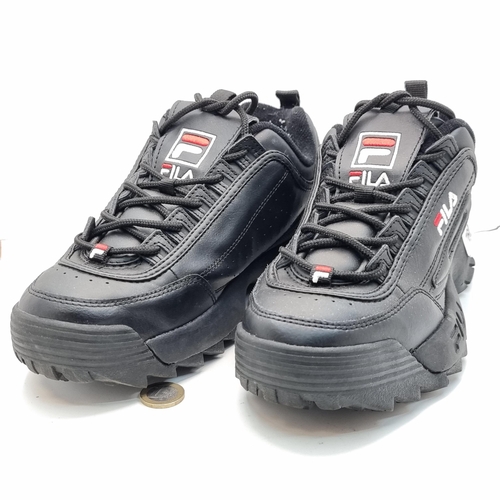 760 - A pair of almost new Fila black tennis shoes UK size 6 in Super condition.