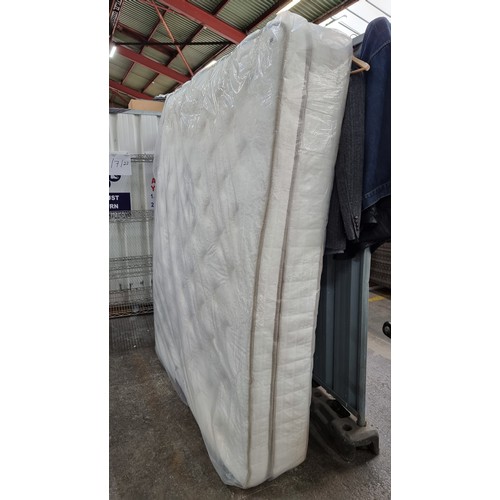 655 - Star lot : As new Kingkoil millennium dual mattress  Mm: L195cm x W154cm x  D32cm Very expensive new... 