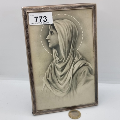 773 - A lovely vintage sterling silver photo frame with inscised design made in Birmingham and dating 1926... 