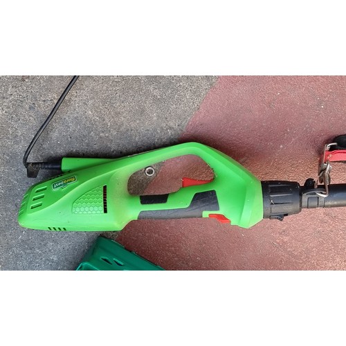 258 - A very tall long reach hedge trimmer approximately 260cm in length with a Laserout blade with trimmi... 