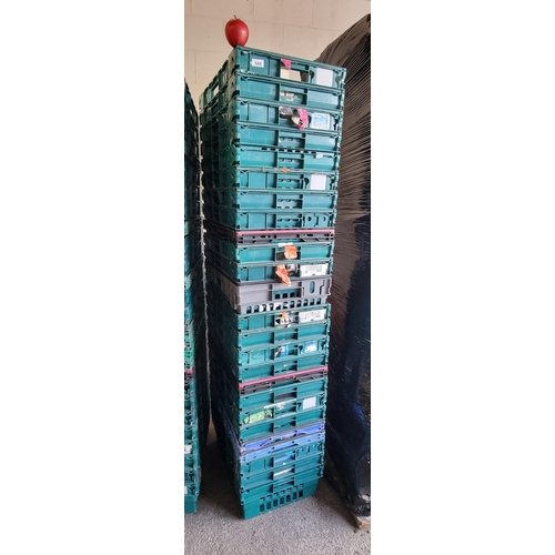 644 - A stack of twenty-four high quality plastic crates. Ideal for transportation of goods, stackable.