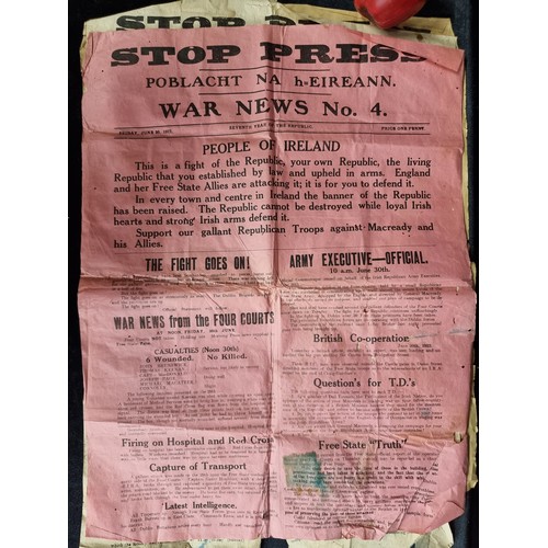 769 - Star Lot : A very rare 100% original collection of three war news Poblacht na hEireann stop press an... 