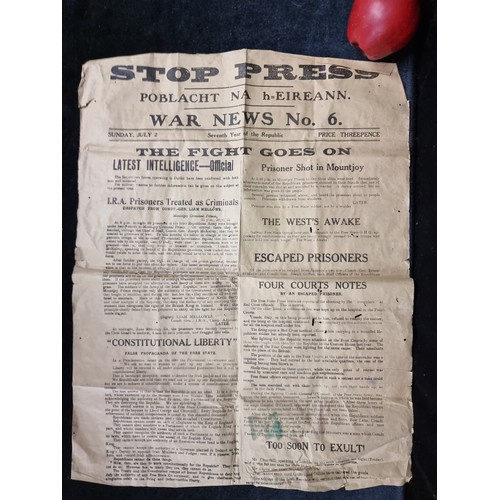 769 - Star Lot : A very rare 100% original collection of three war news Poblacht na hEireann stop press an... 