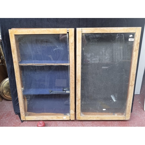 365 - Two mobile display cabinets. Ideal for smalls or jewellery display. H84cm x  W51cm x D10cm. Also wit... 