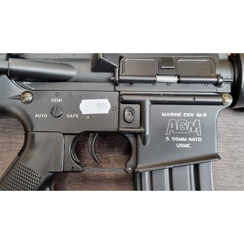 202 - Large air soft assaut rifle Marine ENV M4 AGM 5.56 Mm Nato USMC Its heavy looks like great quality. ... 