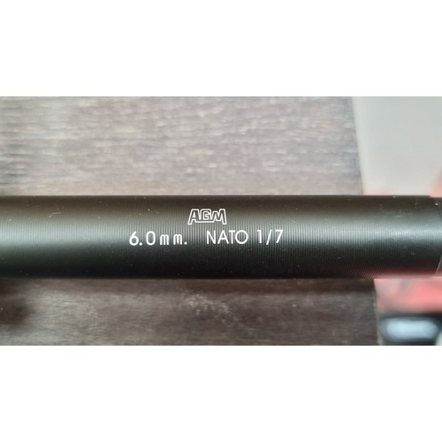 202 - Large air soft assaut rifle Marine ENV M4 AGM 5.56 Mm Nato USMC Its heavy looks like great quality. ... 