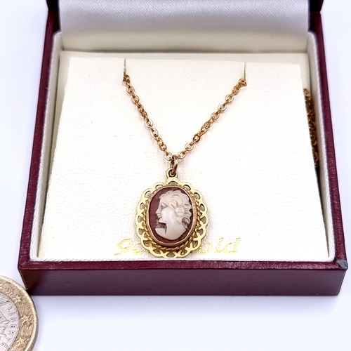 A 9ct Gold Cameo pendant and chain. Length of chain: 44cm. Total weight: 3.90 grams.