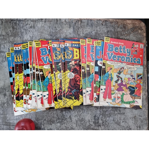 715 - A large collection of American comic books including 