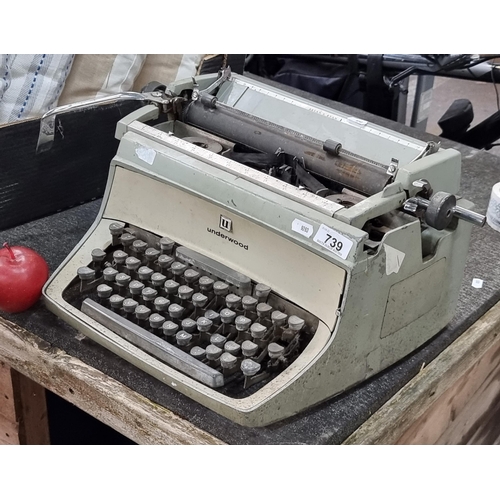 739 - A 1960s Underwood full size typewriter