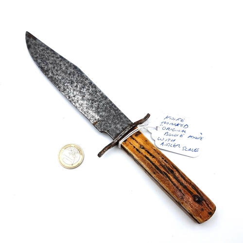 14 - A fabulous example of a vintage hunting knife, marked 