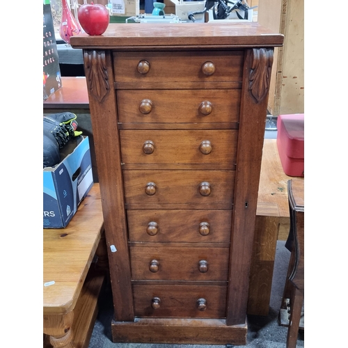 408 - Star lot : A superb example of an antique Wellington Chest, with seven graduating drawers - a fabulo... 