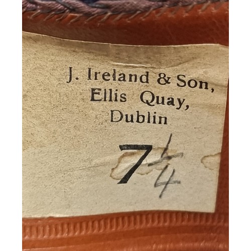 315 - Star Lot : A very handsome example of a genuine vintage, Garda Siochána uniform. This is an original... 