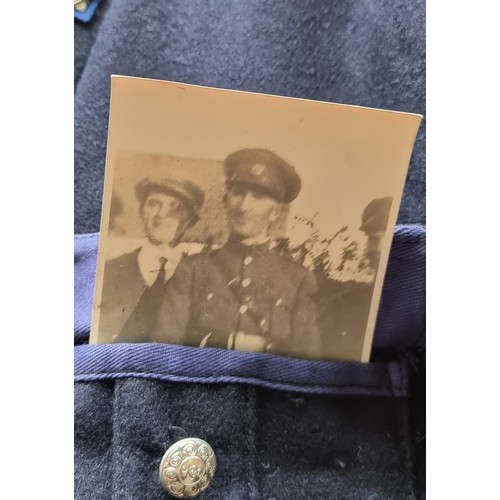 315 - Star Lot : A very handsome example of a genuine vintage, Garda Siochána uniform. This is an original... 