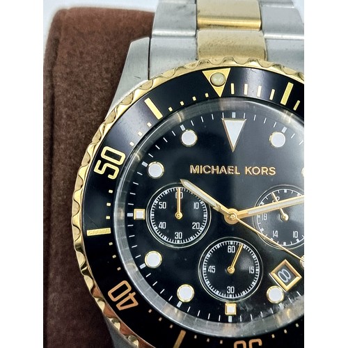 30 - A Michael Kors Chronograph wrist watch. In excellent,  condition. With Bi-Metal bracelet, spare acco... 