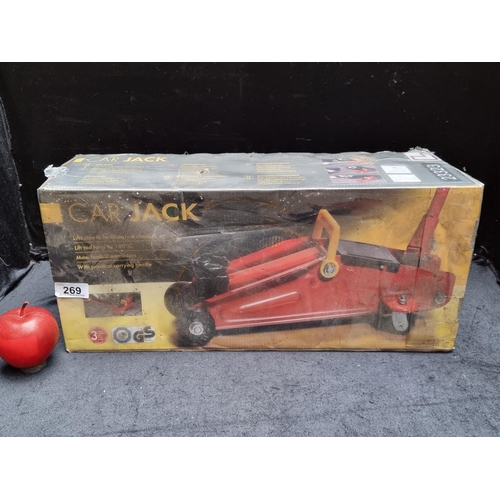 269 - A very high-quality car jack with a max load of 2 metric tonnes, with practical carry handle. Brand ... 