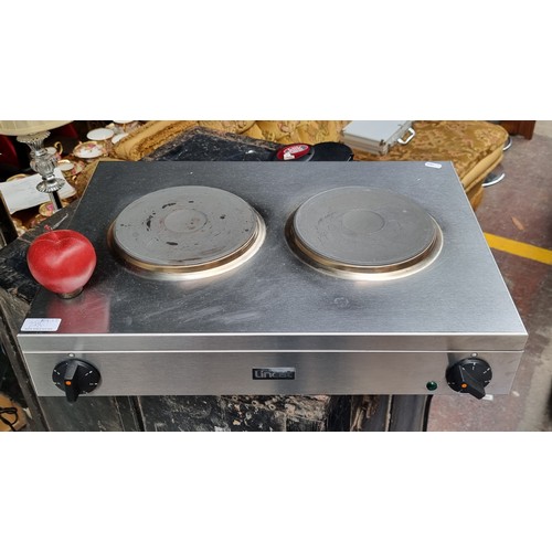 278 - A high quality Lincat portable stove top, model number: LBR2. Complete with three-pin plug and in go... 