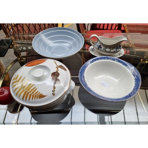 358 - Four high quality porcelain items, including a pretty dish with blue glaze border by Arklow. Along w... 