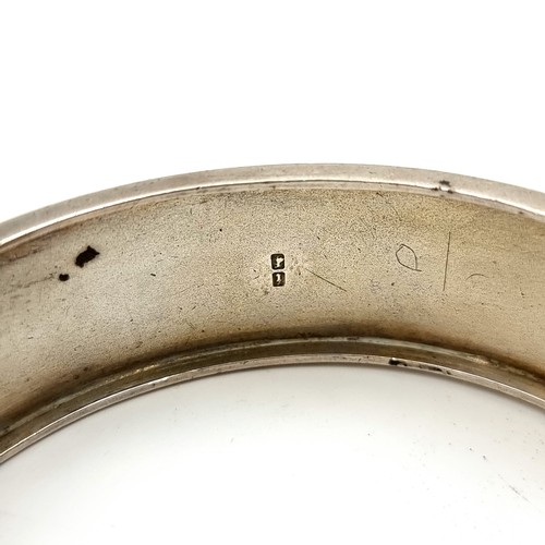 34 - A very pretty antique belt buckle design sterling silver bracelet. Hallmarked Birmingham, with a mak... 