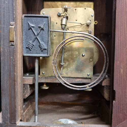 123 - A gorgeous antique 8 day Hamburg-American bracket clock, with polished brass face with ornate motif ... 