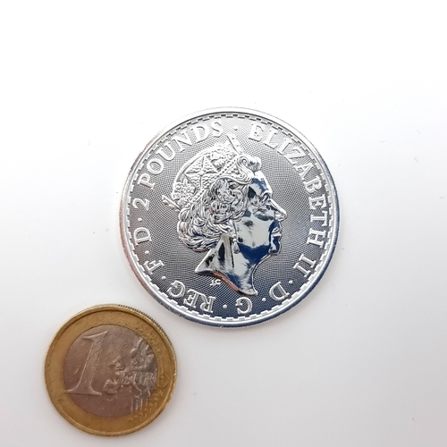 10 - Correction : A Queen Elizabeth II two pound coin, of 1 ounce .999 fine silver. Dated 2021. In Uncirc... 