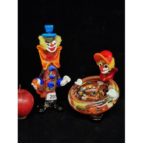 205 - Two fabulous Murano glass sculptures of clowns dating to the 1950's with sticker of authenticity. Ma... 