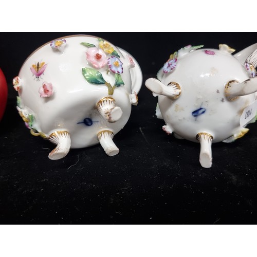 160 - A matching pair of 19th century antique porcelain items, consisting of a milk jug and a sugar bowl. ... 