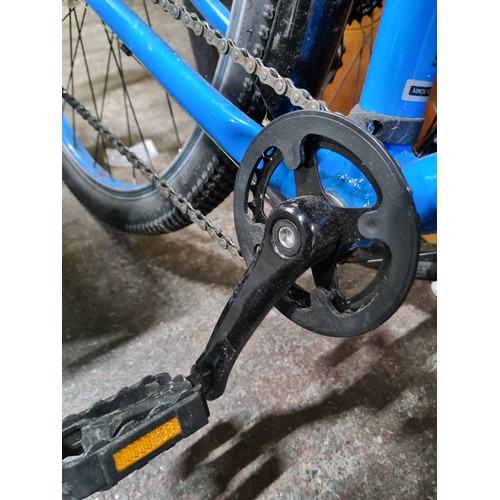 396 - Star Lot : A Trek Wahoo mountain bike with Shimano gears in a bright blue finish. €624 new. A very c... 