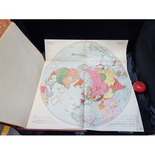 333 - A great vintage edition of the book entitled 'Atlas International Larousse', published in 1950 by Au... 