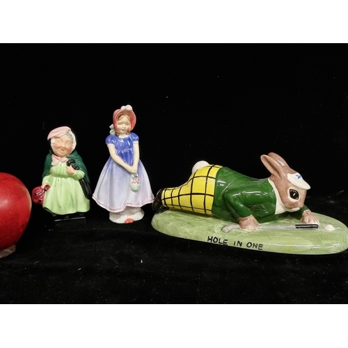 126 - Three vintage ceramic items comprising of an Acorn 