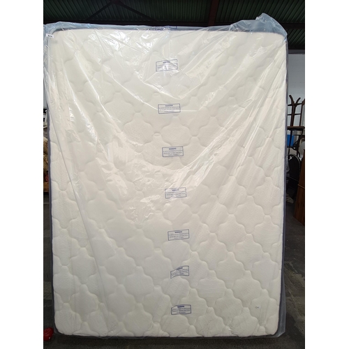 824 - A high quality, brand new King sized bed mattress sealed in packaging. Mm: 200 x 150 cm