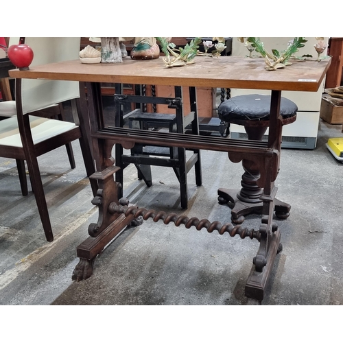 652 - A Victorian work table with beautiful barley twist stretcher, clawed feet and scroll detail to sides... 